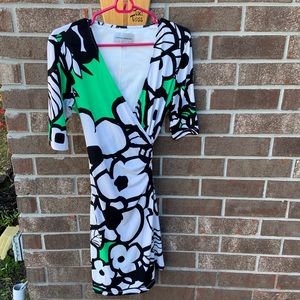 ⭐️5 for $20🌸 Donna Morgan Semi Wrap Dress